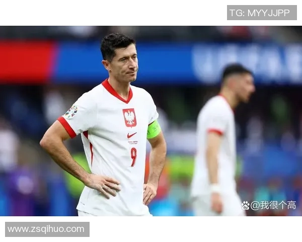 波兰足球明星盘点：那些在绿茵场上闪耀的传奇人物与现役球员